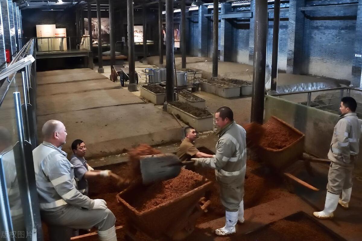 做白酒生意如何开拓销售渠道,白酒销售渠道都有哪些