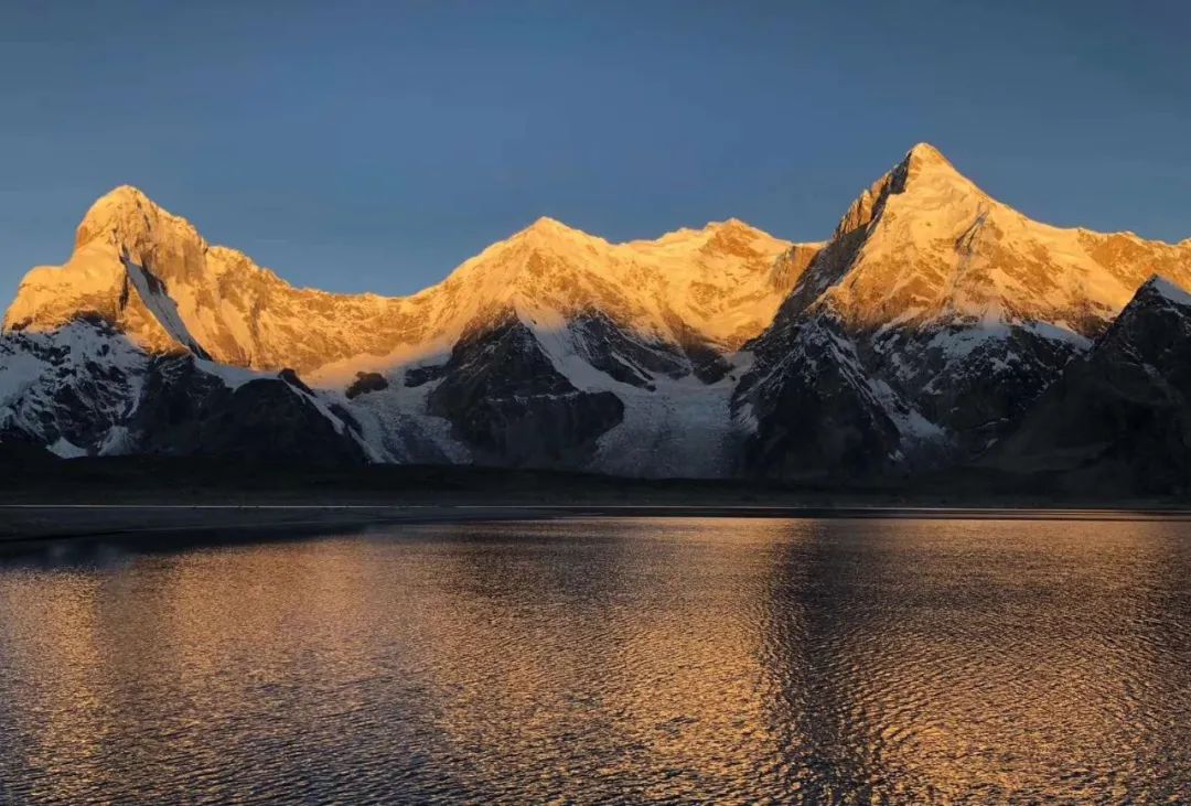 珠峰地形有多震撼,海拔低但值得爬的山