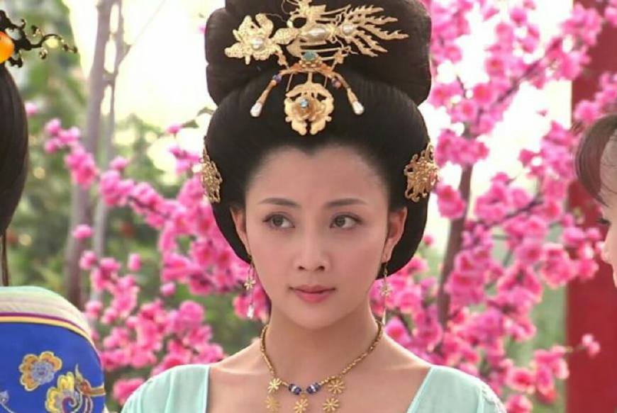 杨贵妃是牡丹仙子转世,杨贵妃前世都干了什么