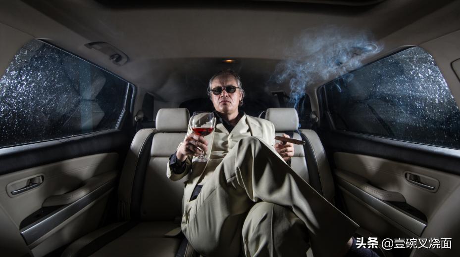 世界首富黑卡,全球顶级黑卡是什么卡