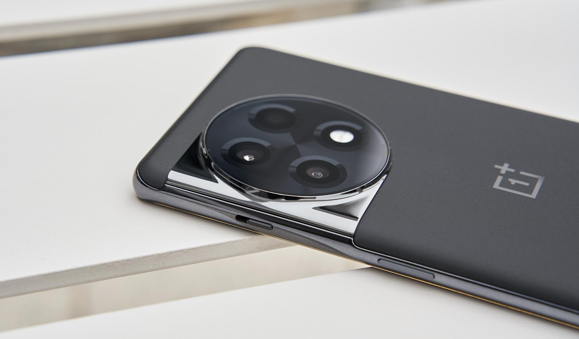 与一加ace同级别的荣耀手机,荣耀和一加ace2哪个拍照好