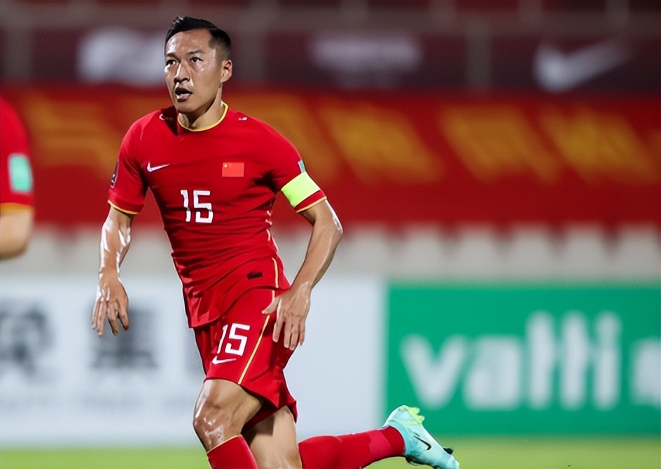 梅西当选当年fifa最佳球员,国际足联颁奖典礼梅西名场面