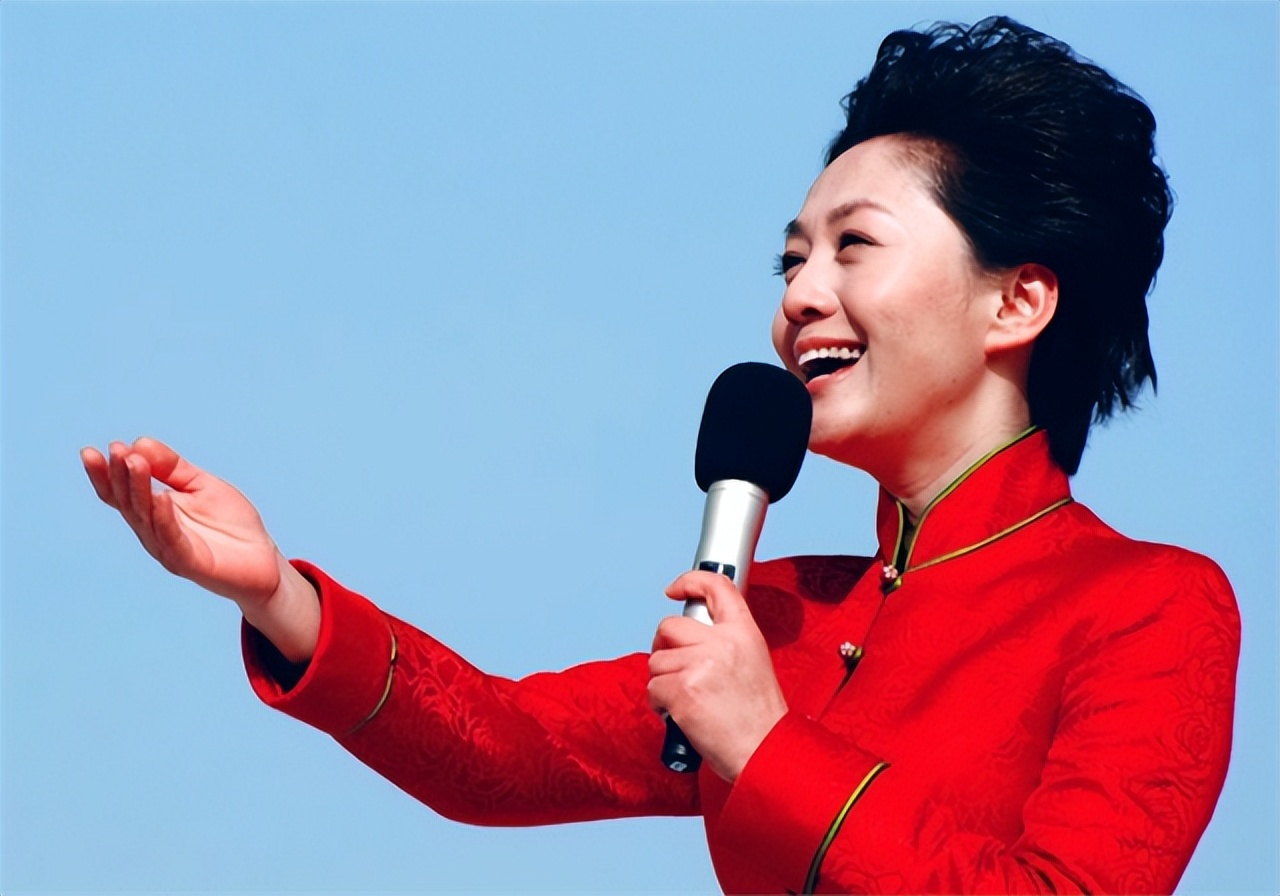 央视主持人海霞有几个儿女,央视主持人海霞大学演讲