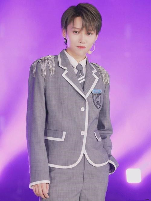 刘雨昕同款短发图片,刘雨欣短发造型图片