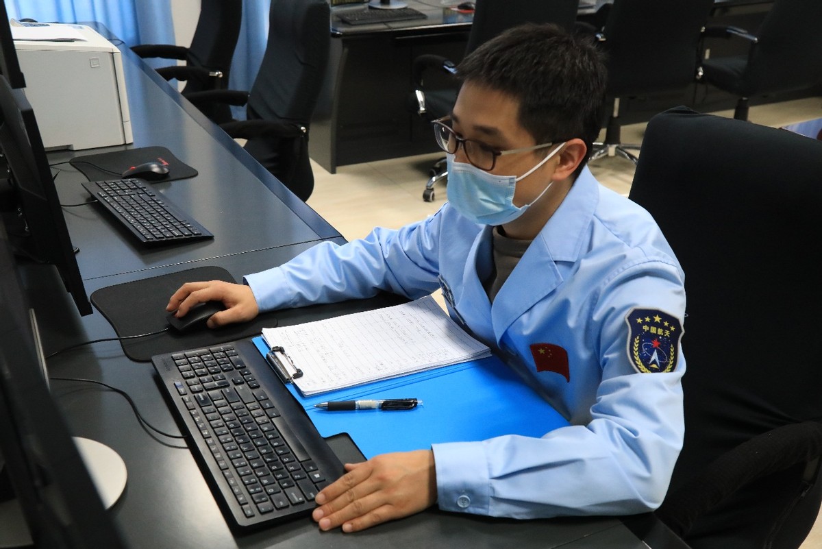 牧星人负重前行,战役行动致敬风雪中逆行的守护者