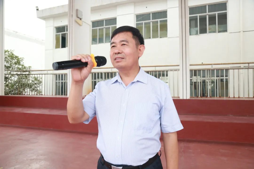 让生命之花精彩绽放——淮安市第一山中学第一周升旗仪式