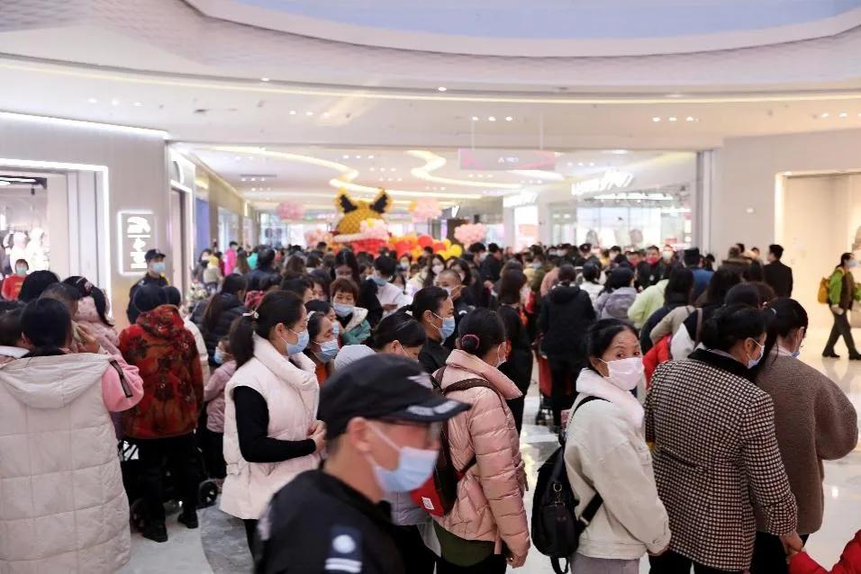 老外大量买黄金，国内黄金也备受追捧，新一轮博弈提前上演