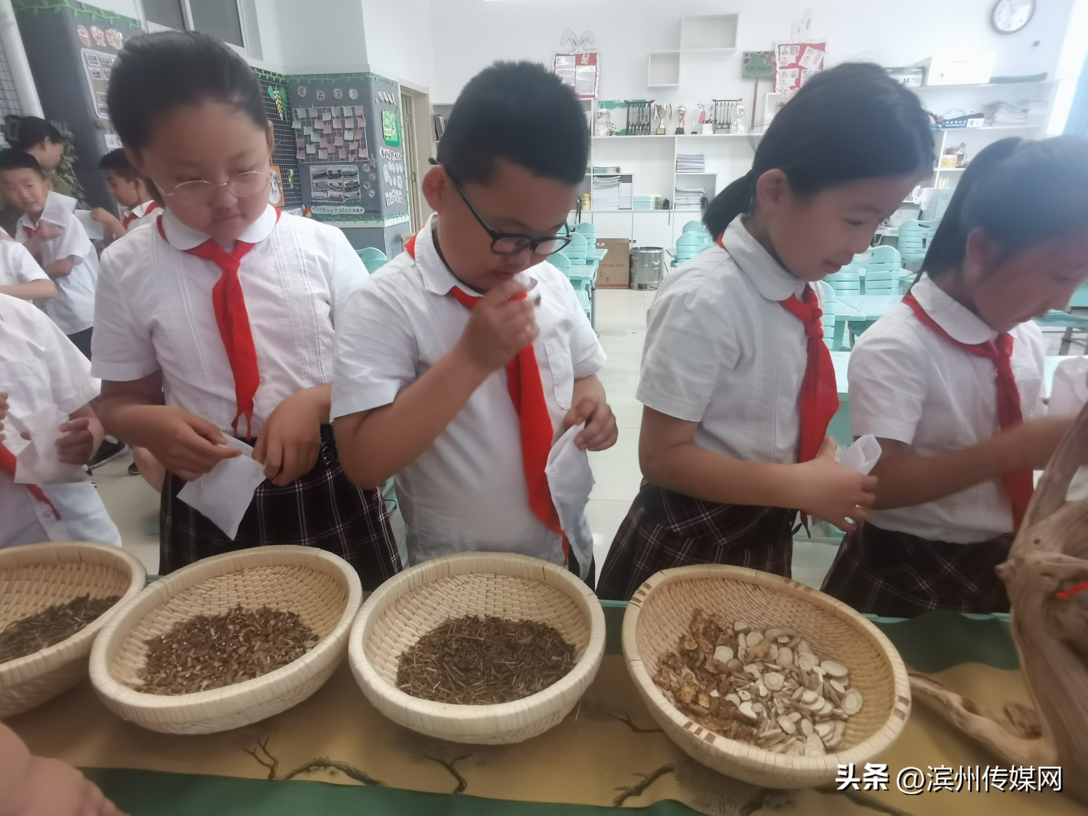 非遗文化进校园课堂设计,学校邀请非遗文化传承人进校园