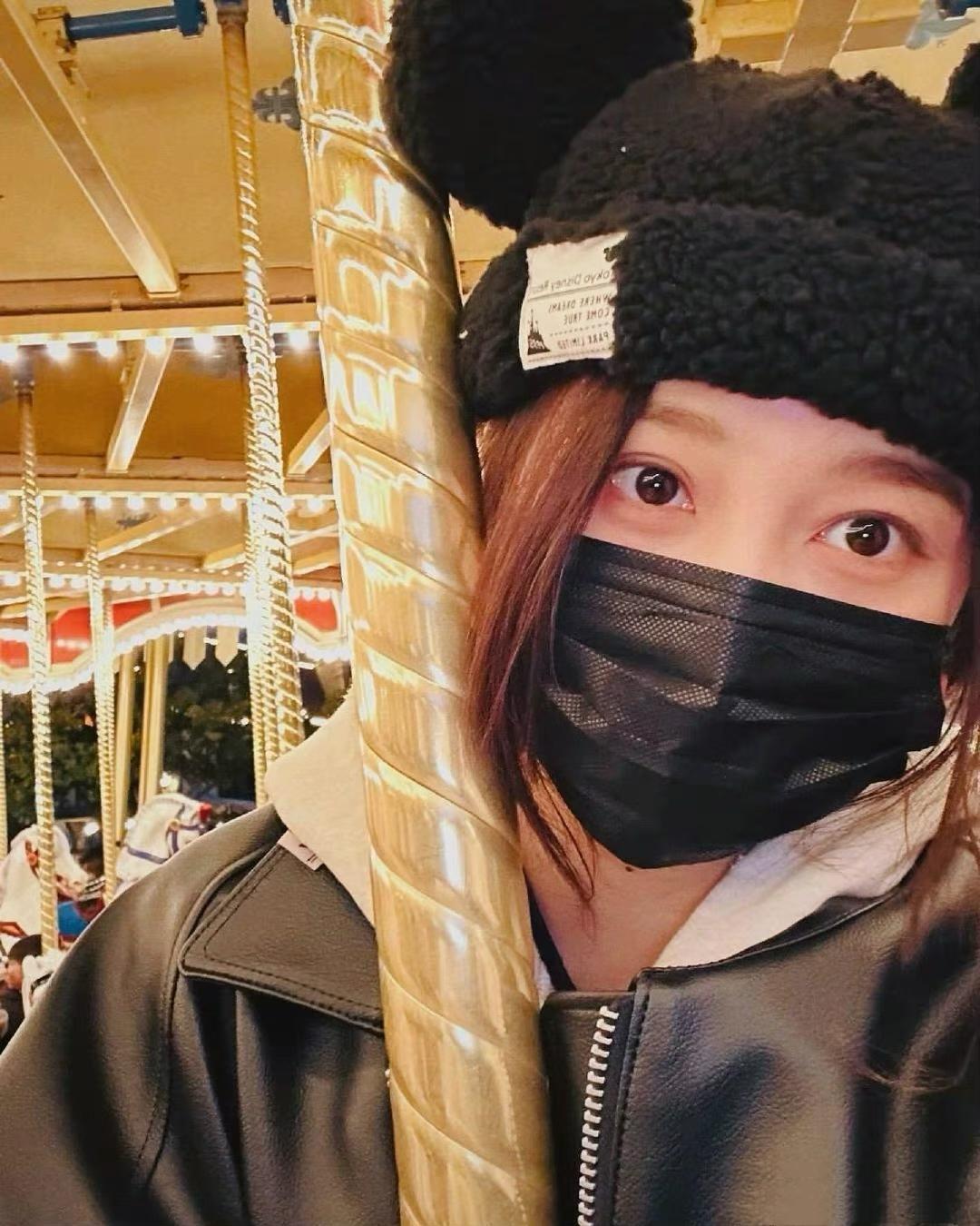 鹿晗被路人偶遇的视频,鹿晗偶遇粉丝打招呼