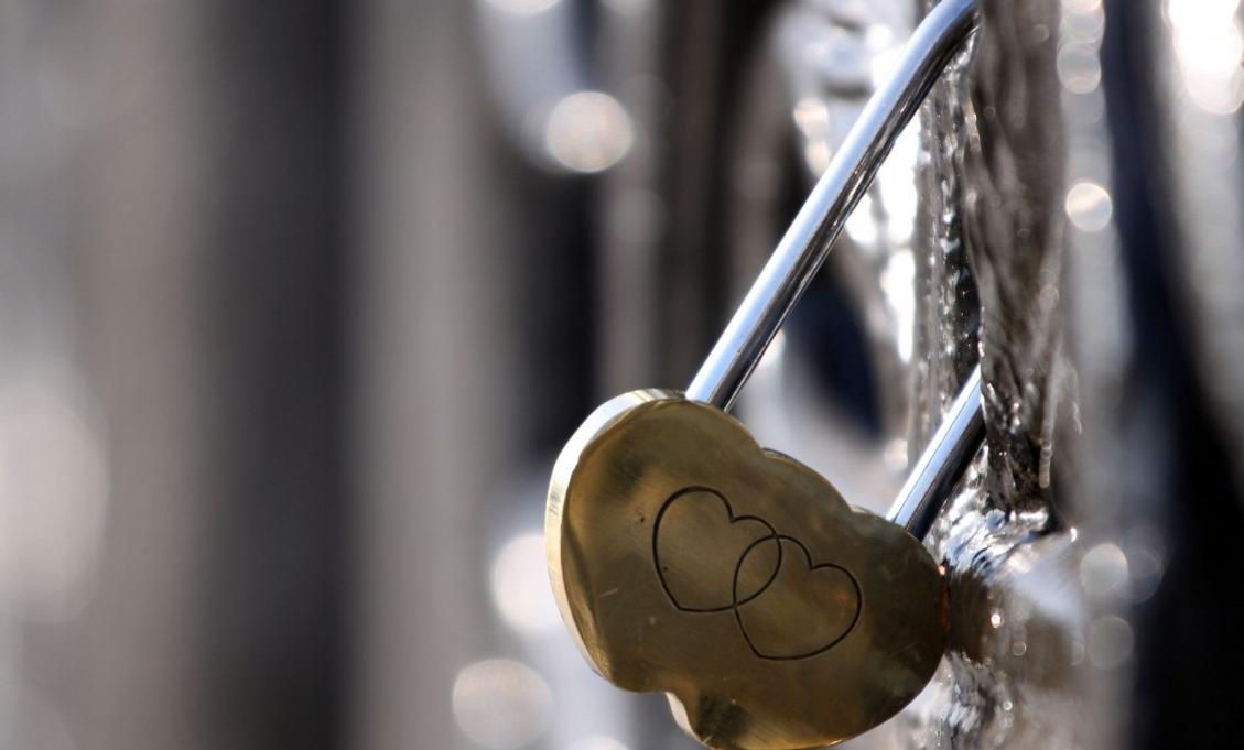 老婆总是刷小视频,女朋友老是被小视频误导