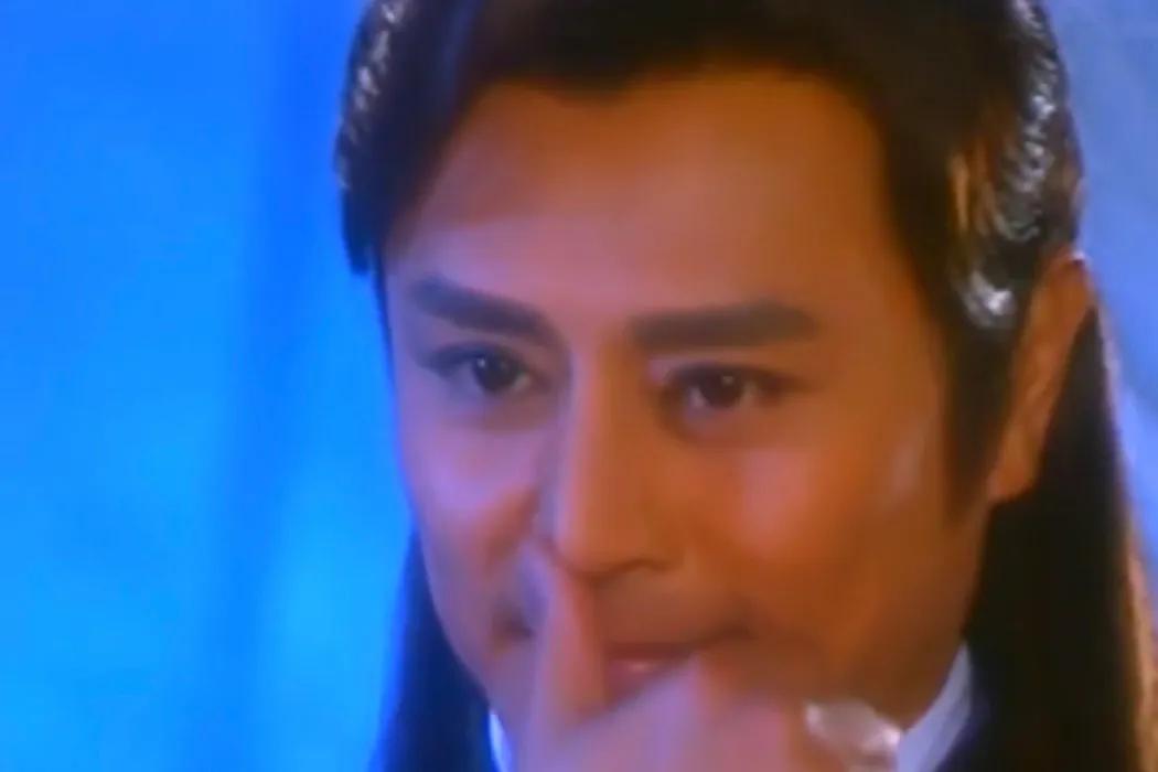 前脚吹“绝色美人”，后脚就被配角狠狠艳压，这些女明星图啥啊