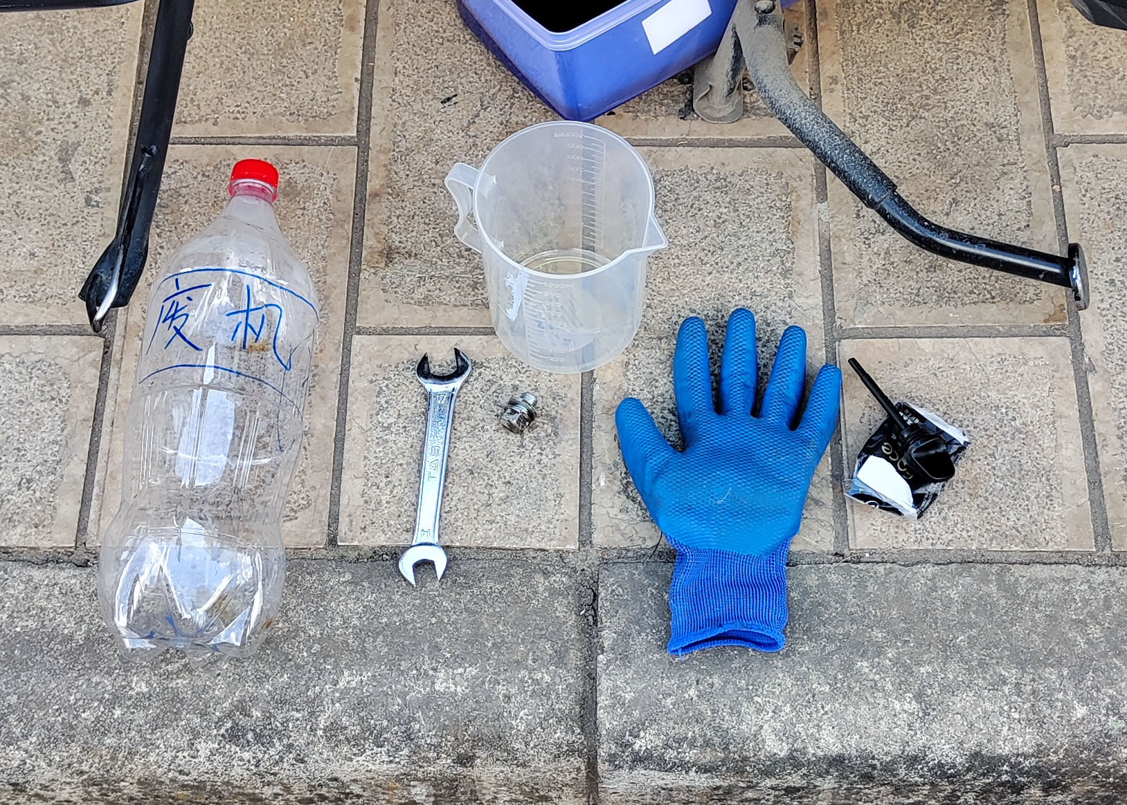 大阳adv350踏板摩托车机油格更换,大阳摩托车老款踏板125怎么换机油