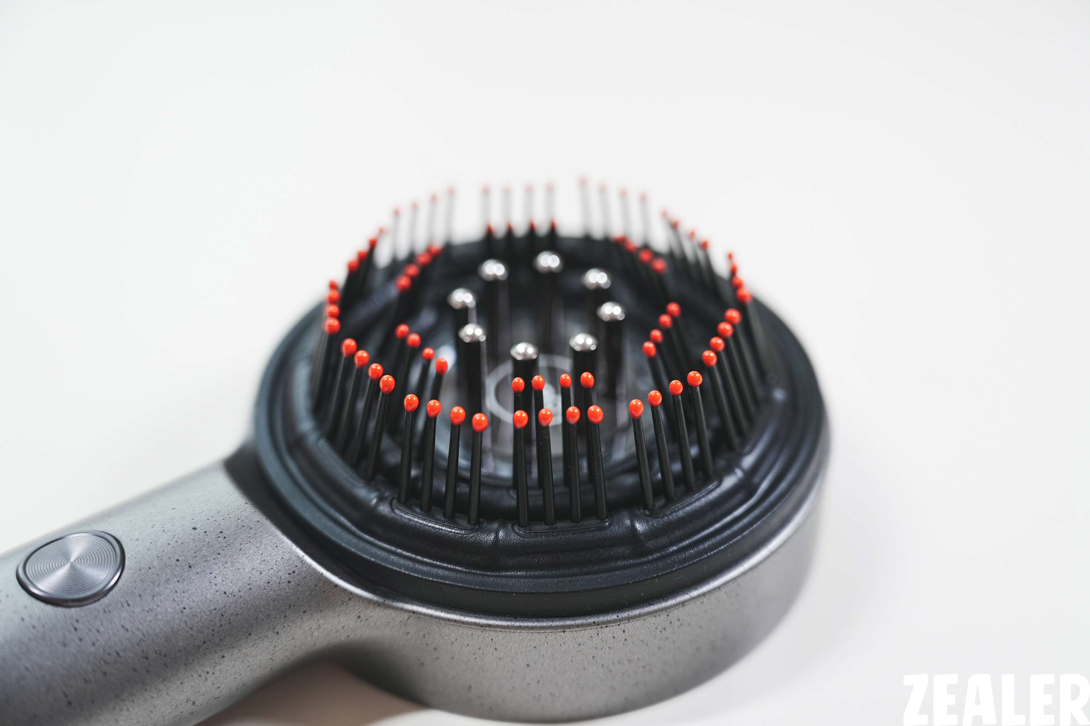 冲当发量王者原来长头发这么简单倍轻松Scalp3头皮智能按摩梳