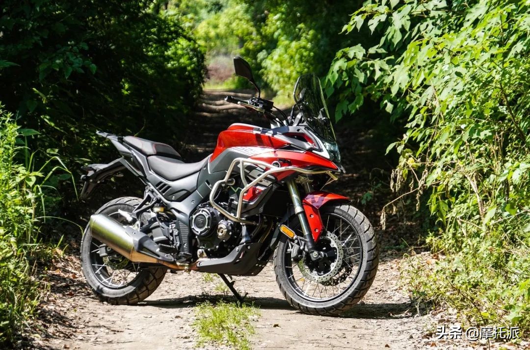 对比评测cb500x,ds525x对比本田cb400x