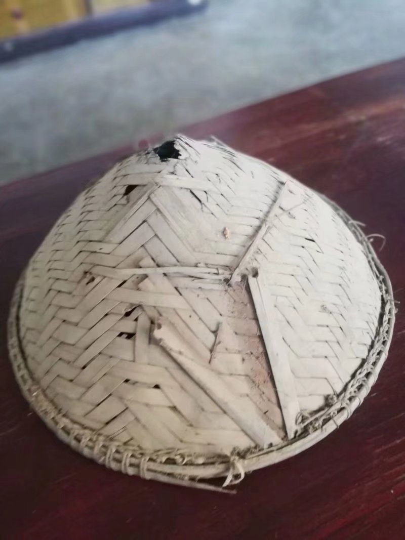 不要嘲笑一个喜欢你的人,不要轻易接受一个不认识的人