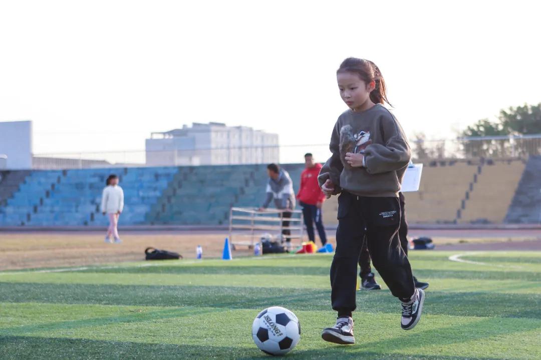 如皋市高明学校：秉承红色老区光荣传统，高明足球勇争一流