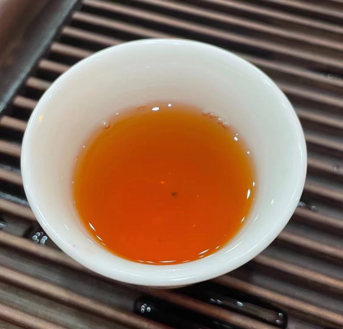 一壶清茶一炉禅香一束枯花,一壶茶一炉香一缕阳光