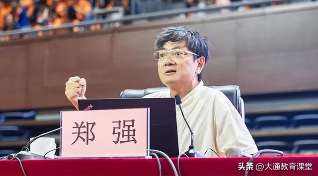 郑强教授爱国产车,郑强教授讲外国人是怎样爱国的