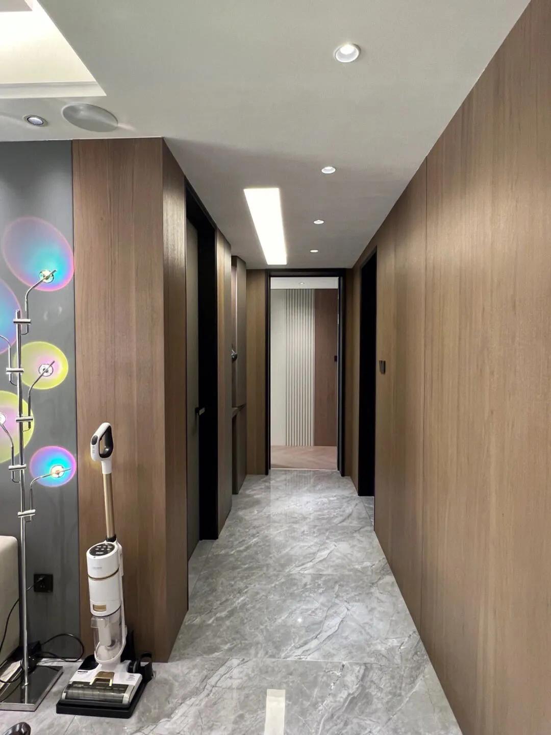 30平米木饰面门店装修效果图,2021木饰面板装修效果图