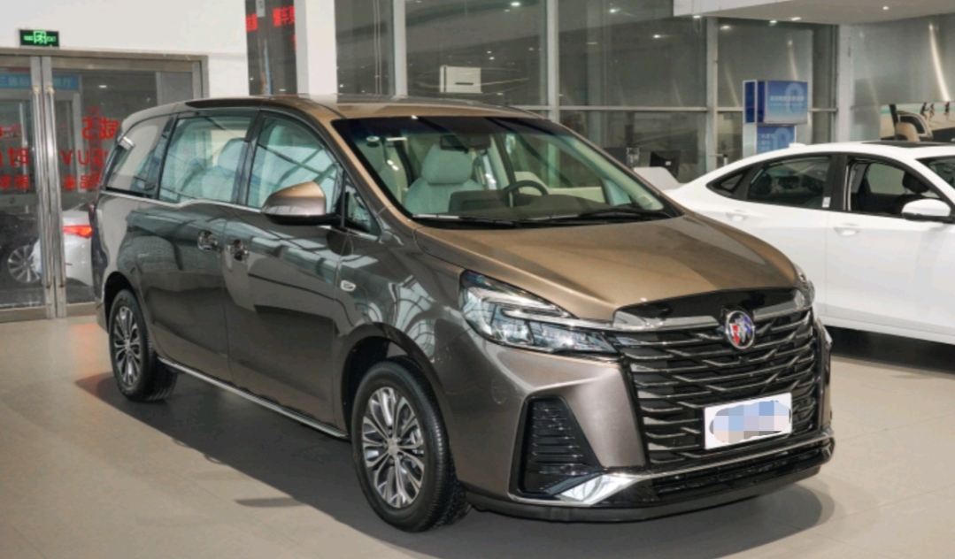 别克gl8对比大众哪个好,奔腾m9对比别克GL8