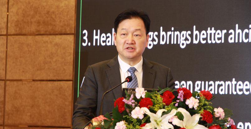 农村穷小子，借钱养猪，把3.1万变成1700亿，成河南首富，凭啥？