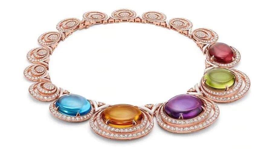 lady gaga和黑寡妇 (gaga今年格莱美礼服)