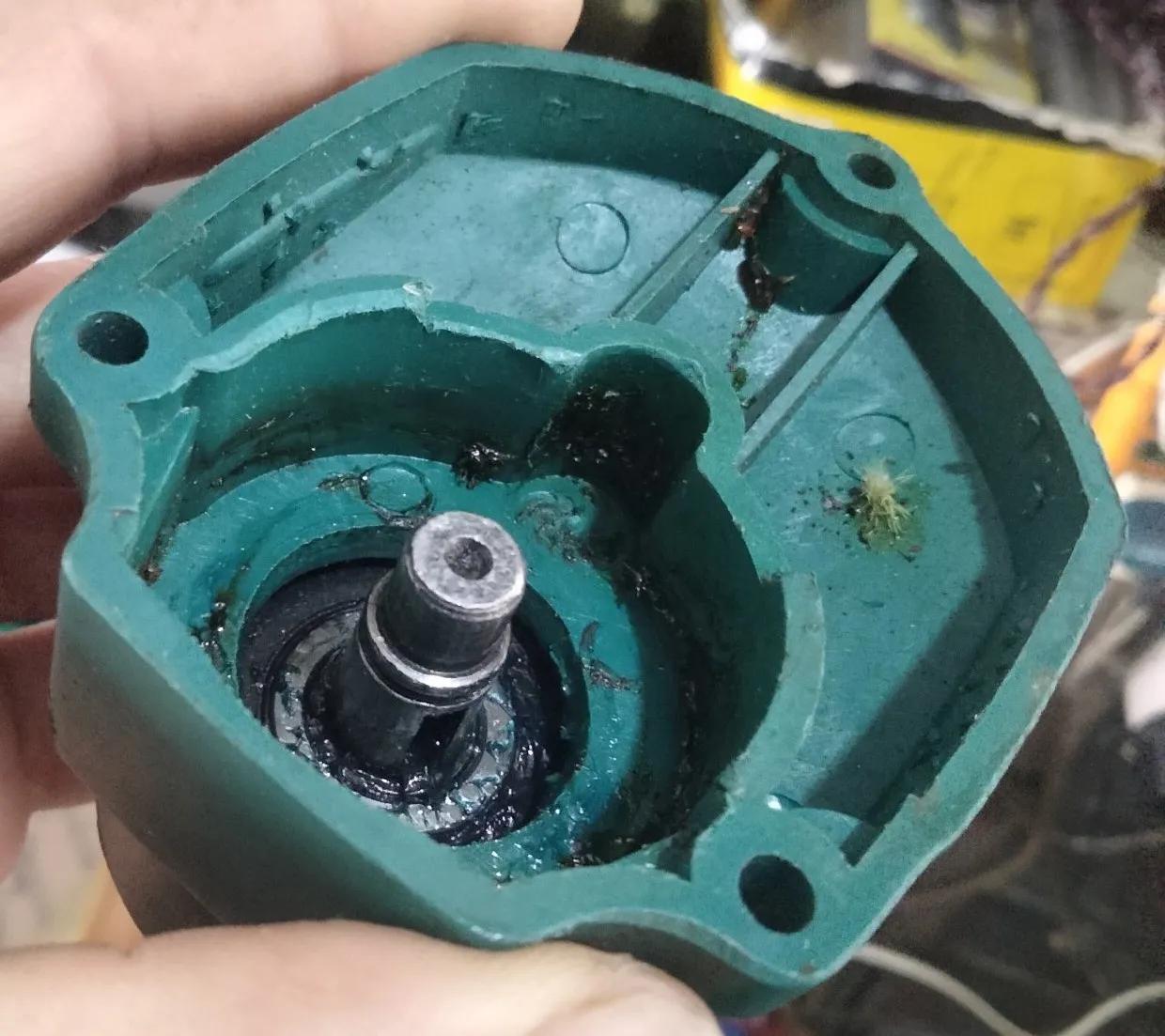 小型手电钻如何安装套筒,手电钻固定十字钻头