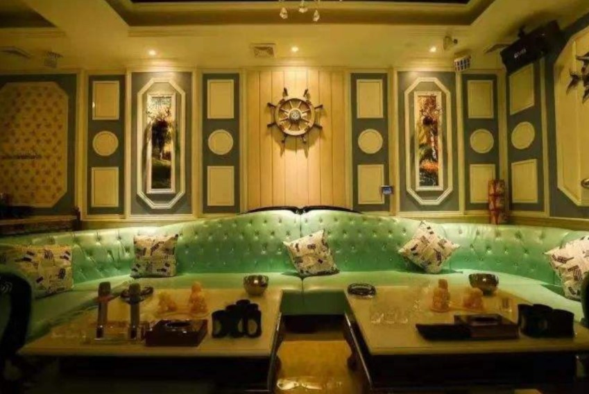 燕窝当水喝打60万美容针，初中文凭的李宝华，背后的30亿有多疯狂