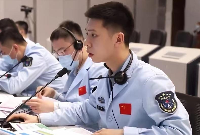 神十三回来后级别会升吗,神十三返回舱抵达地面图片