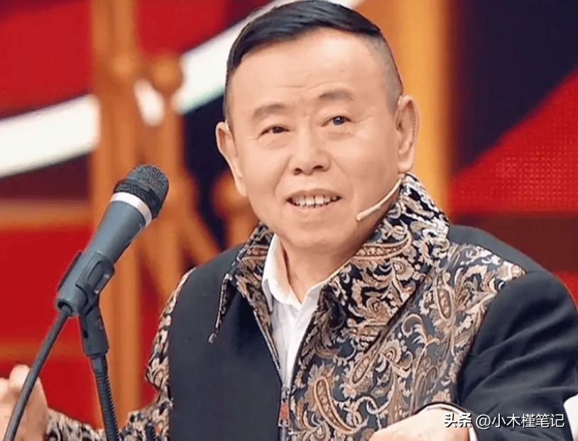 潘长江院子里霸气烤全羊,潘长江烤火