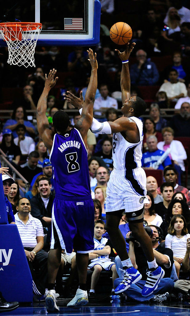 德怀特霍华德奥兰多,阿迪达斯霍华德历代篮球鞋图片