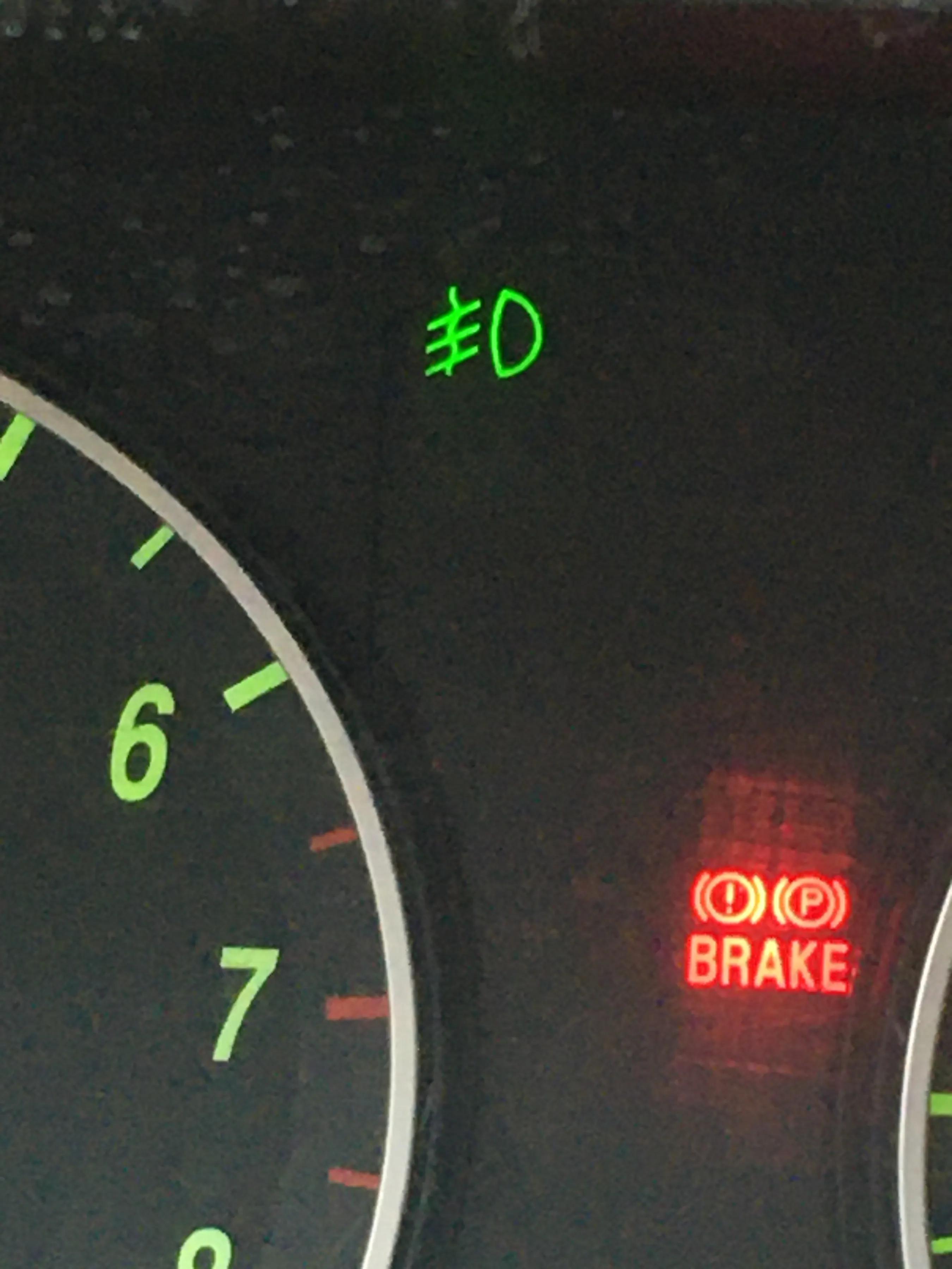 汽车灯光高低怎么调,汽车自动灯光怎么用