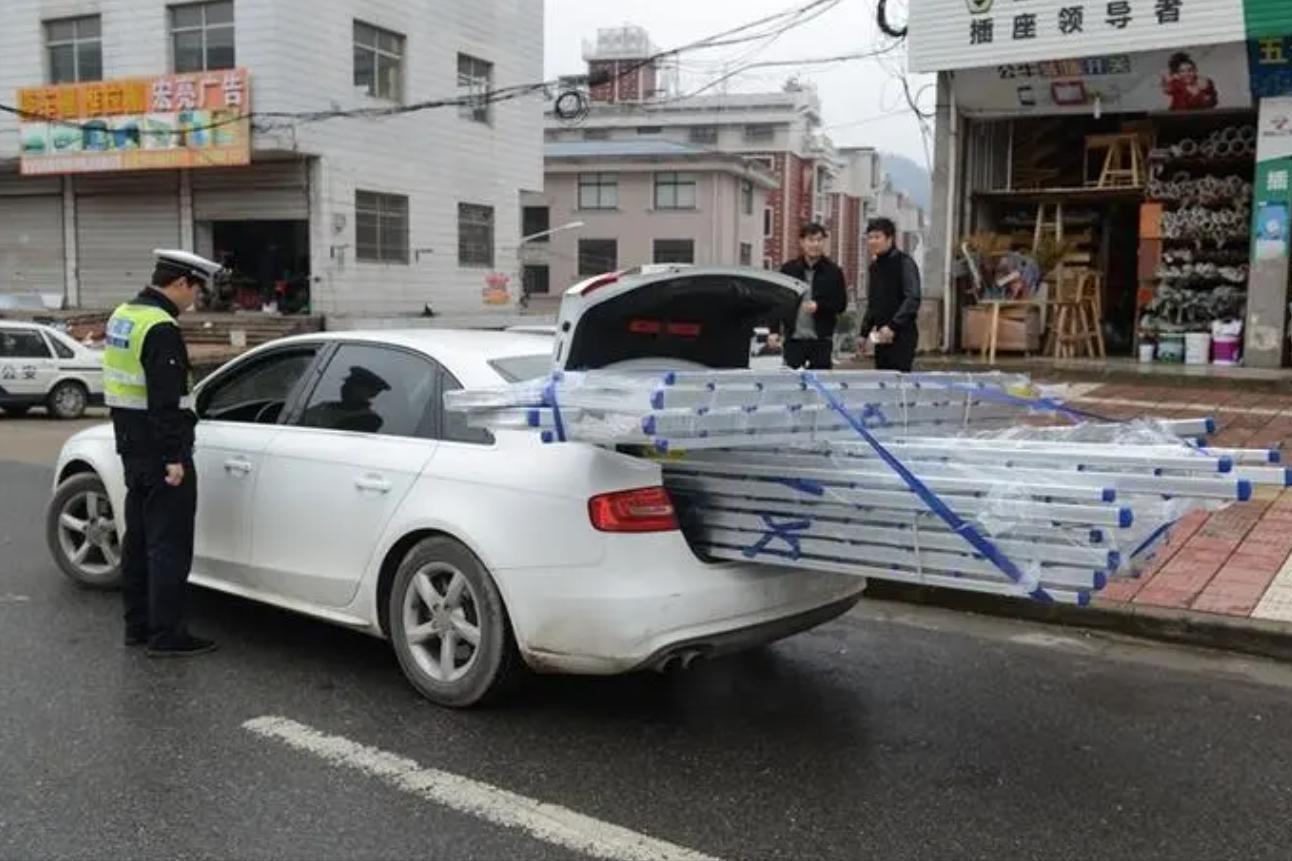 用自己的车搬家会被交警罚款吗,私家车搬家违法吗