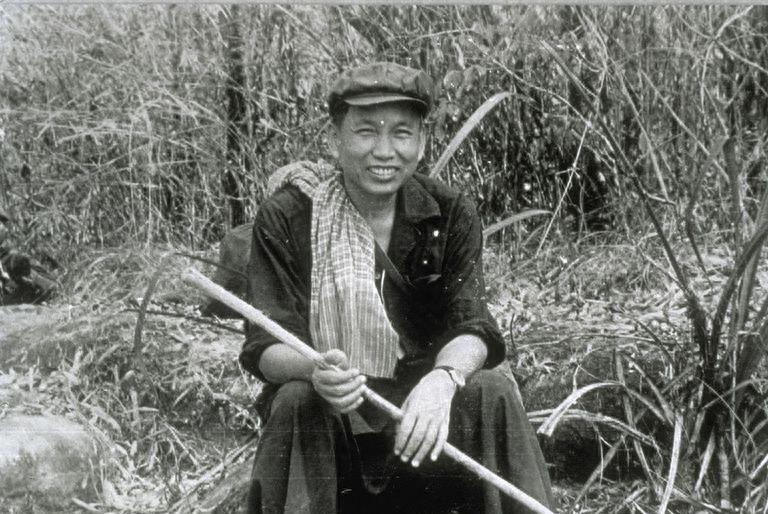 波尔布特日常照片,波尔布特穿的衣服