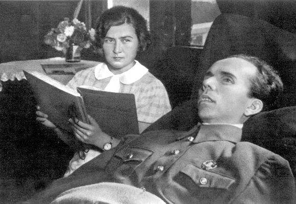 2010年，普京下跪道歉，波兰总统坠机！波兰为何如此恨俄罗斯