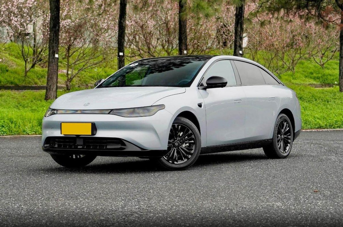 预算40-50万就买这几款车准没错,7到13万这四款车最值得买