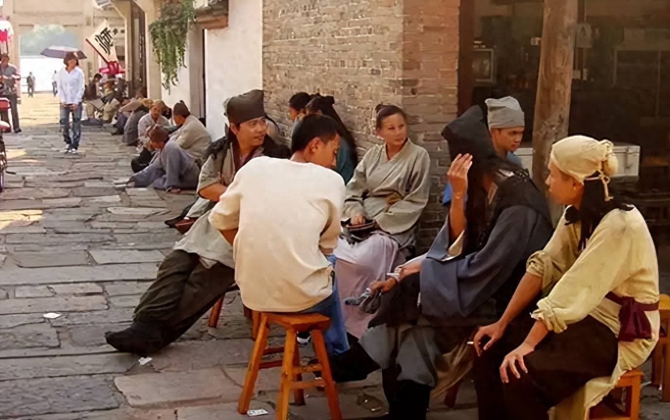 欲望狂潮：8000元裸替群演揭秘，真实床戏吻戏全程曝光！