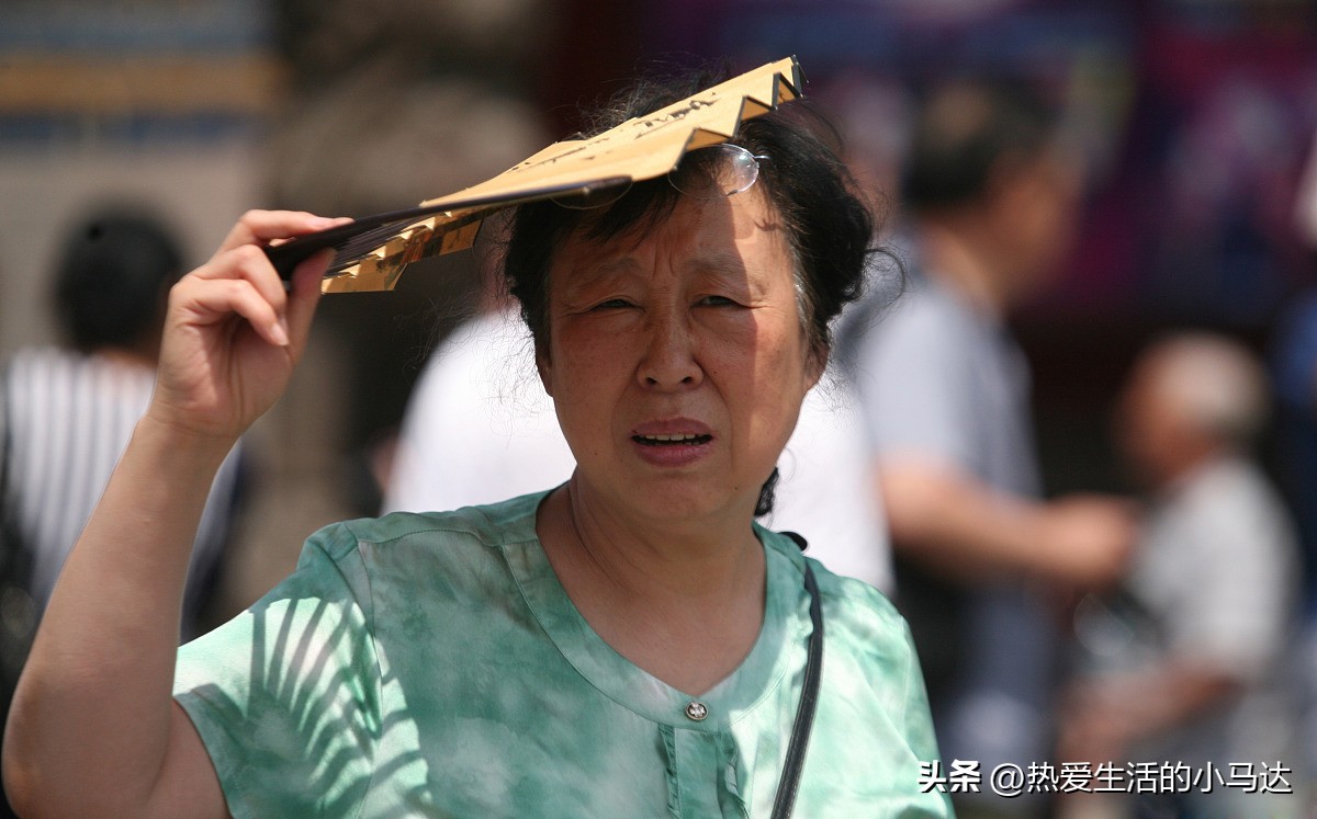 我退休躺平5年了，感觉很自在，可去了一趟堂姐家，我却后悔了