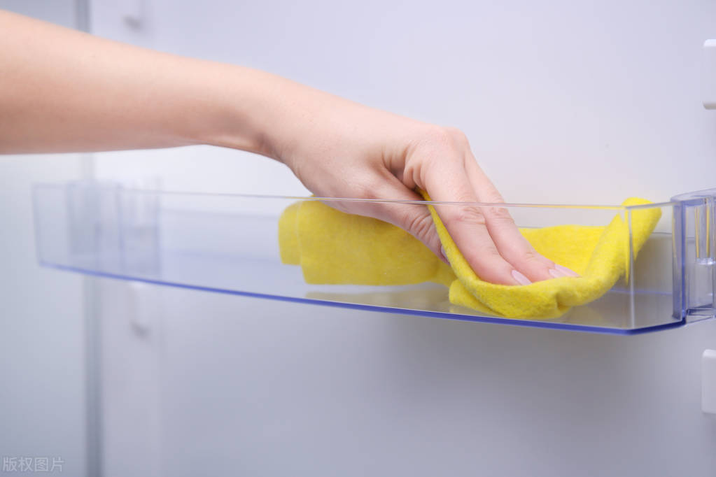 冰箱太脏了怎么洗才干净,冰箱脏了该怎么擦洗