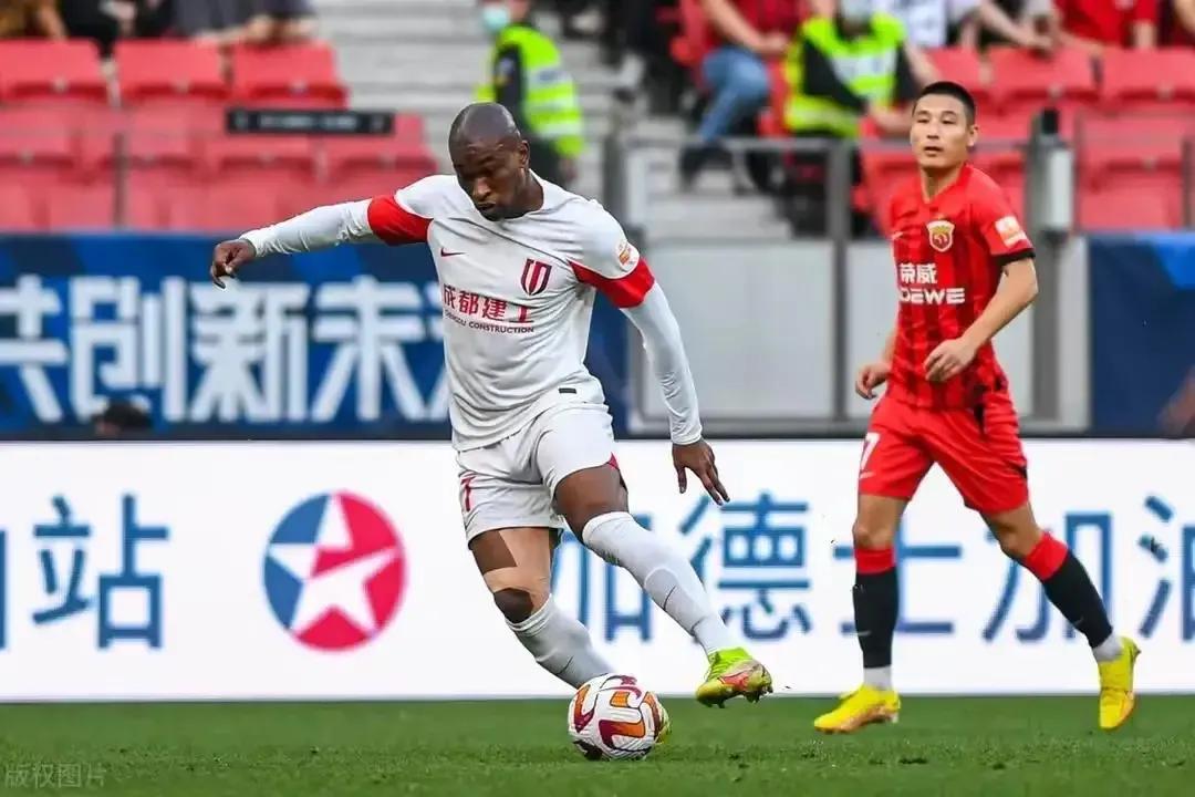 中超最新积分榜蓉城绝杀海港稳居第二山东泰山和北京国安进入前六