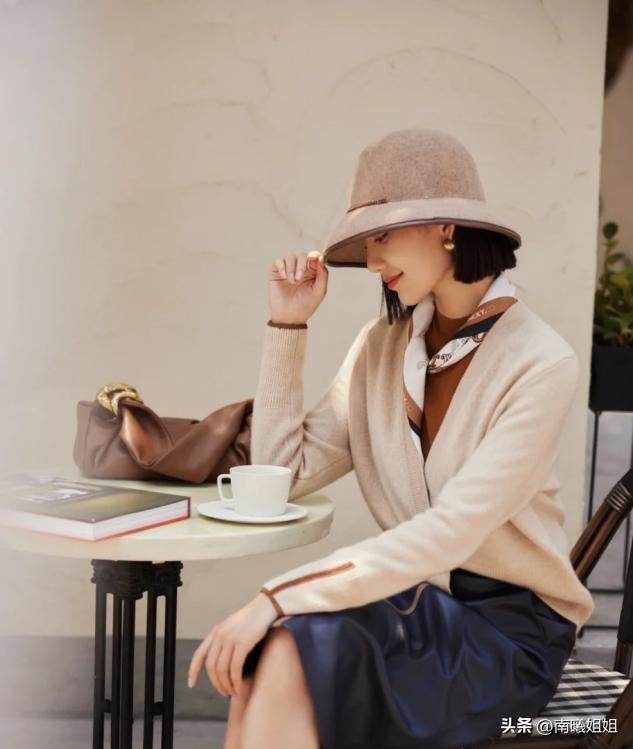 显脸小的帽子戴法,为什么有人戴帽子显脸大