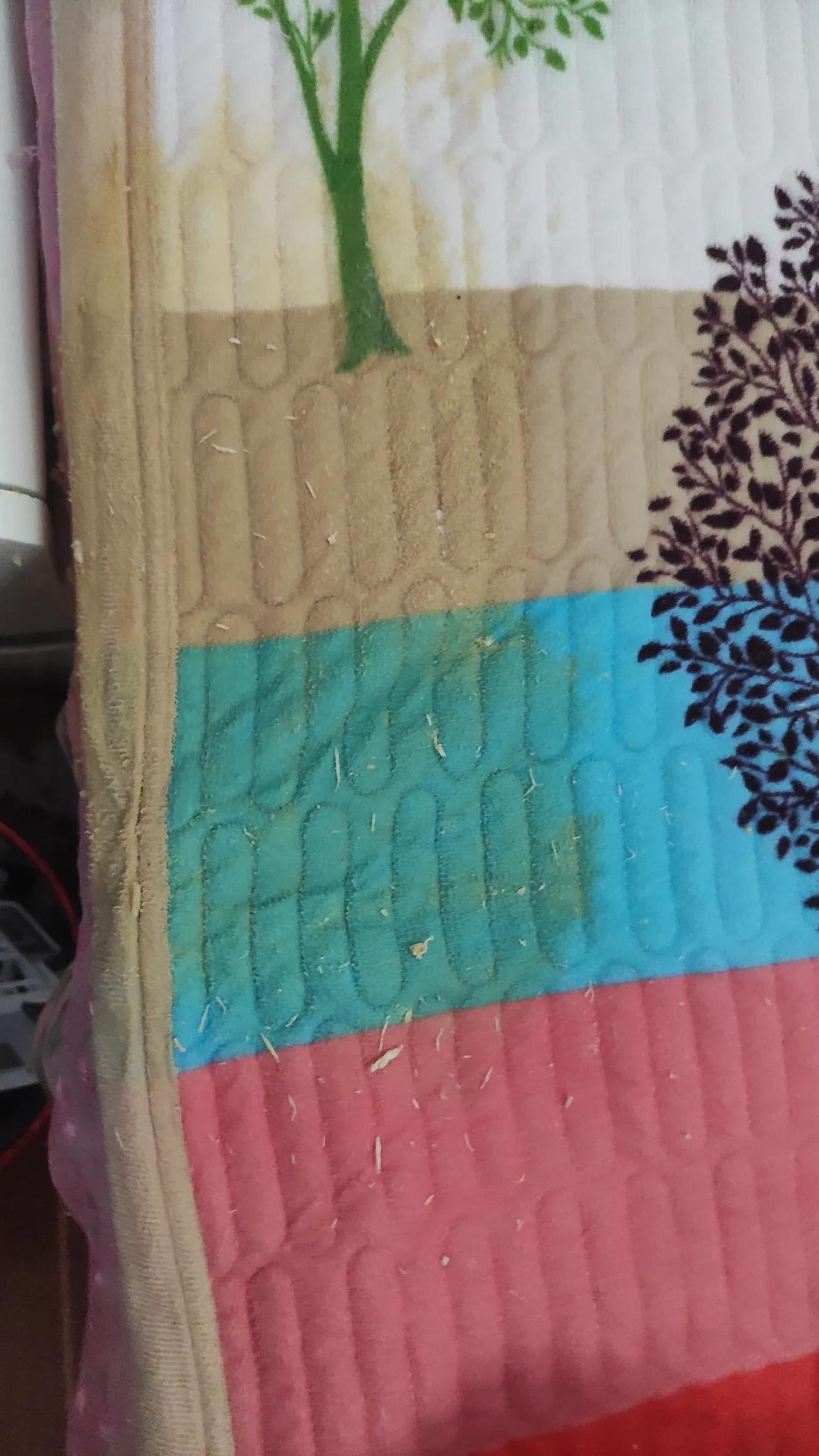 小孩半夜吐了一大堆在床上,孩子半夜呕吐当爹的只会说教