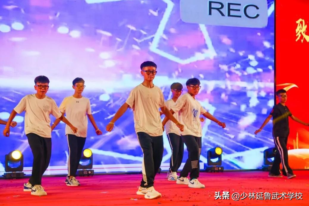 鑷存暚闈掓槬绛戞ⅵ鏈潵涓婚鍥㈡棩娲诲姩,鑷存暚闈掓槬鑺傜洰