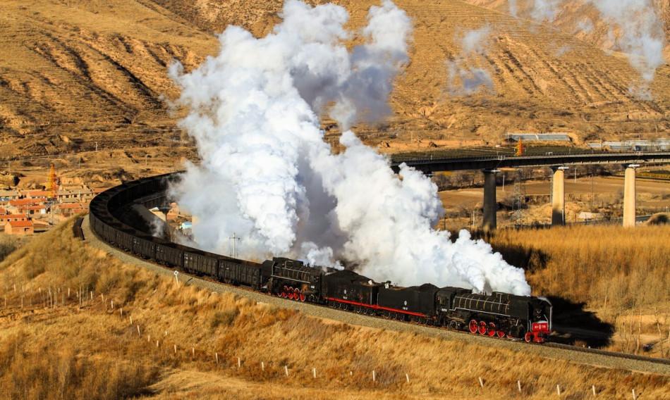 故地重游忆当年,故地重游忆往昔峥嵘岁月稠