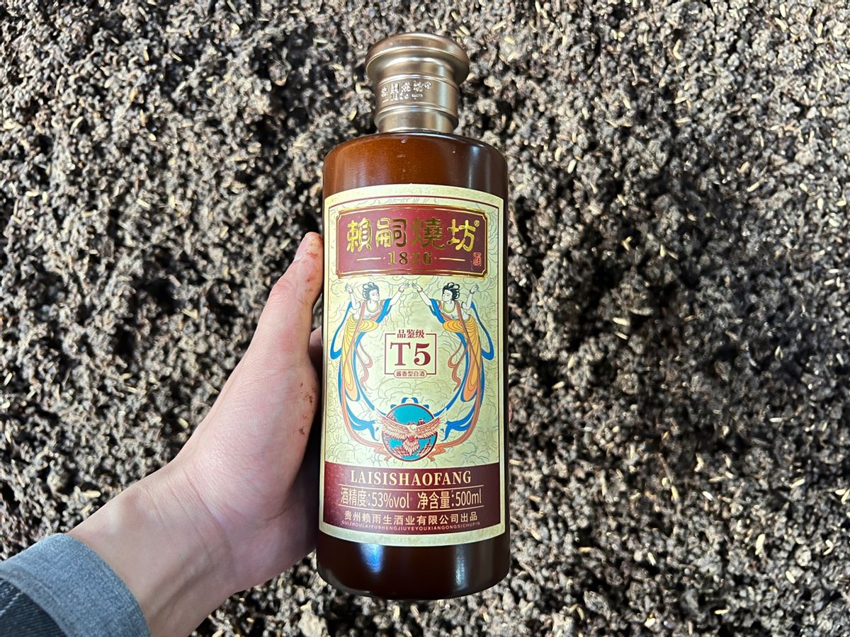 红星二锅头，黄盖玻汾和绿脖西凤，哪个好喝？听听老酒友怎么说