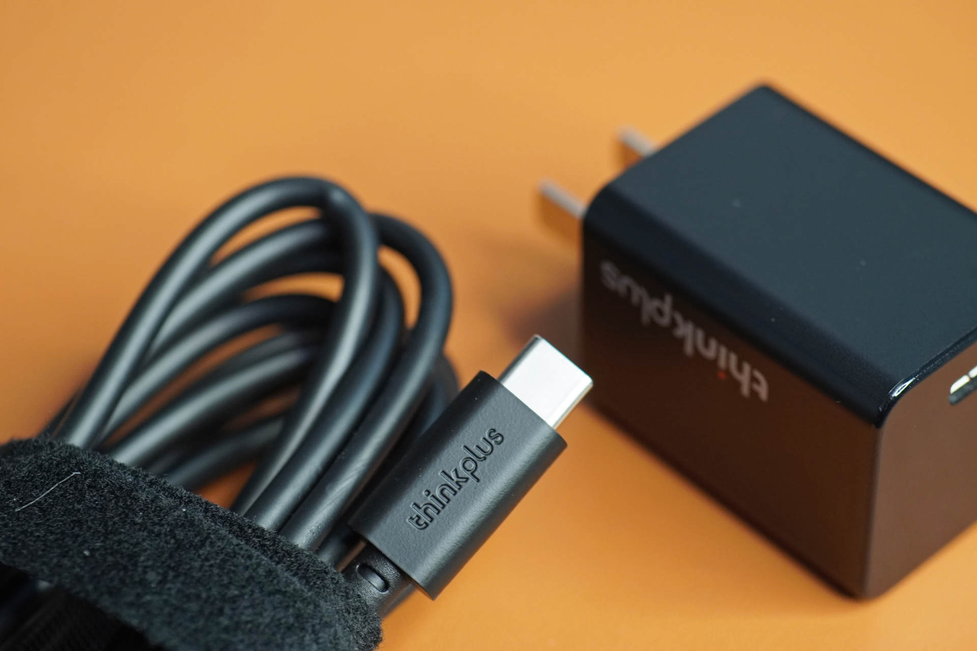 thinkplus氮化镓口红电源对比老款,thinkplus混合办公全景图