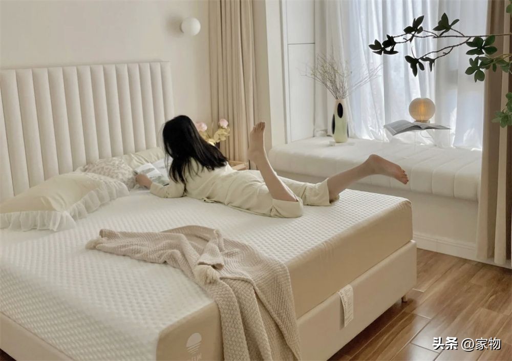 卧室感觉太大软装该怎么布置,卧室装修不好看怎么补救