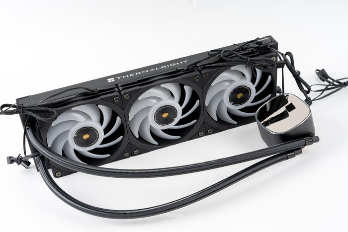 微星z690刀锋可以用1070ti吗,微星z690刀锋钛对比吹雪