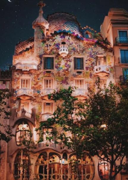 西班牙的建筑物是什么,西班牙的建筑艺术令人赞叹