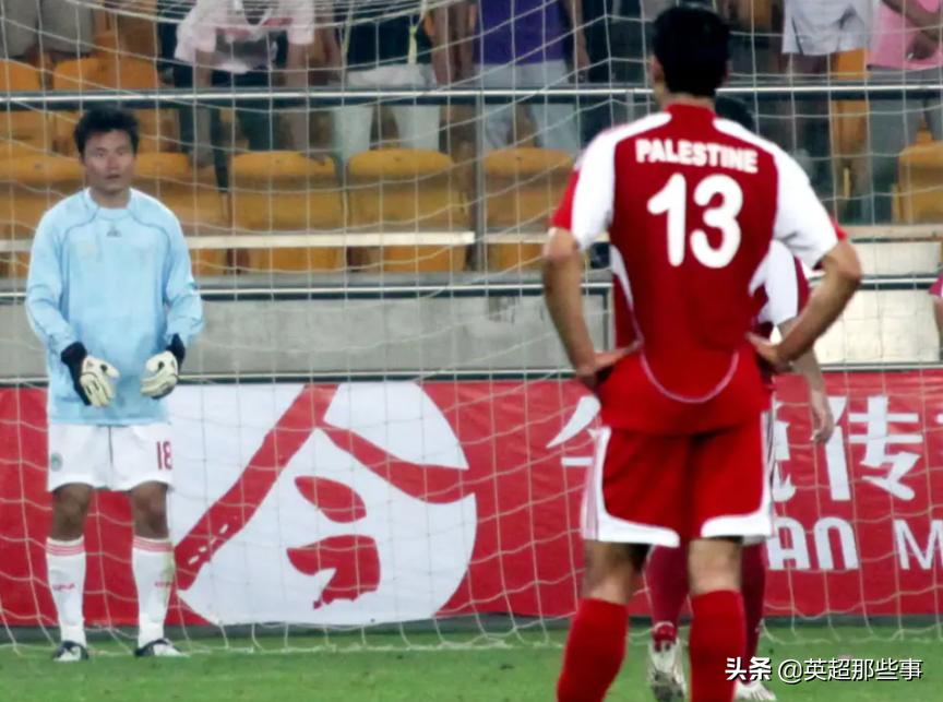 德罗巴扛住后卫进球,德罗巴守门员